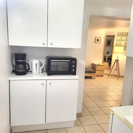 J1 St-quentin-en -yvelines En Rez De Jardin Avec Parking * Trappes