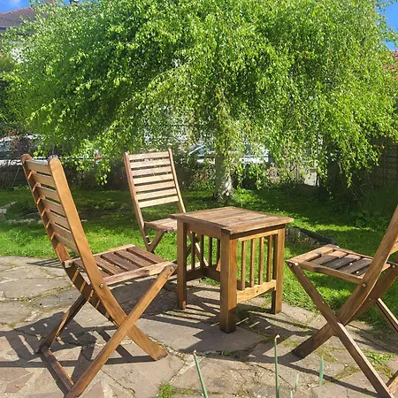 J1 St-quentin-en -yvelines En Rez De Jardin Avec Parking Apartmán *