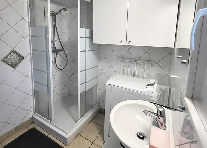 Appartement J1 St-quentin-en -yvelines En Rez De Jardin Avec Parking Trappes