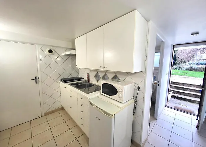 J1 St-quentin-en -yvelines En Rez De Jardin Avec Parking Trappes